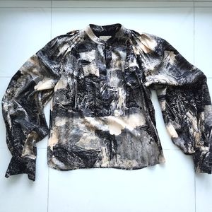 Burberry Silk toile print blouse with voluminous sleeves.  Size 4